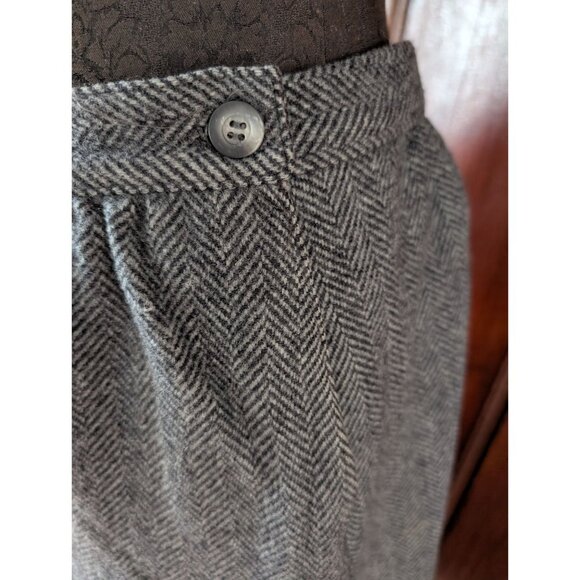 Pendleton Gray Herringbone Wool Skirt Size 12 midi Button Waist Closure - Picture 2 of 6